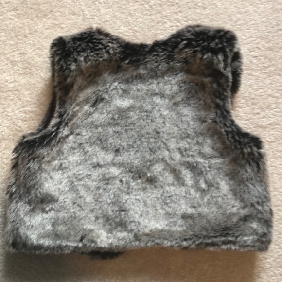 Faux Fur Vest - Picture 2 of 5
